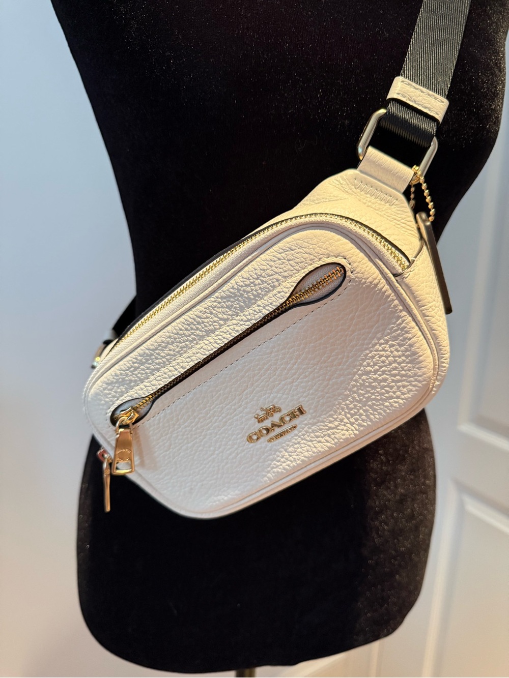 Coach White Pebbled Leather Crossbody Belt Bag with Black Strap - Picture 4 of 13